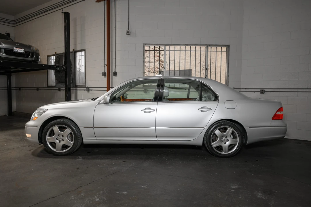 2005 Lexus LS 2nd Gen - Image 8 of 31