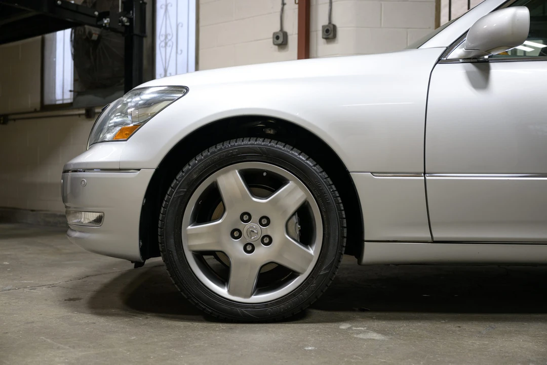 2005 Lexus LS 2nd Gen - Image 23 of 31