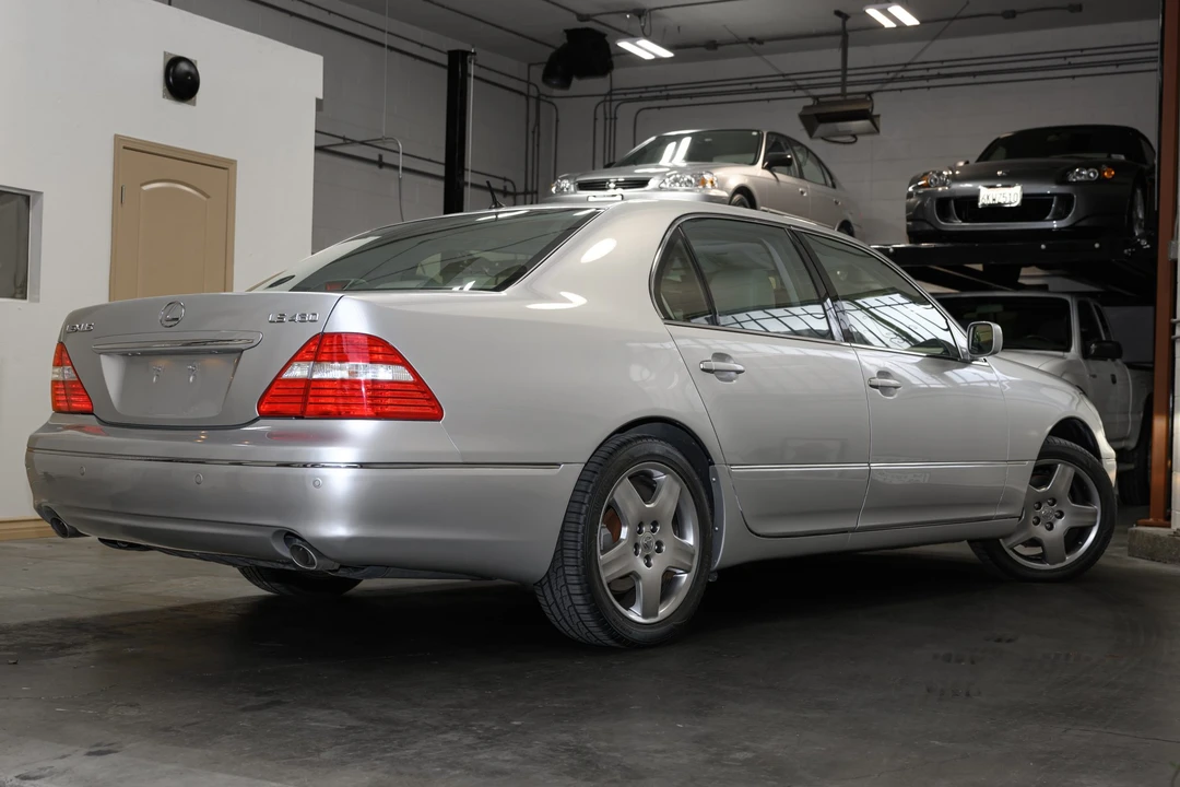 2005 Lexus LS 2nd Gen - Image 15 of 31