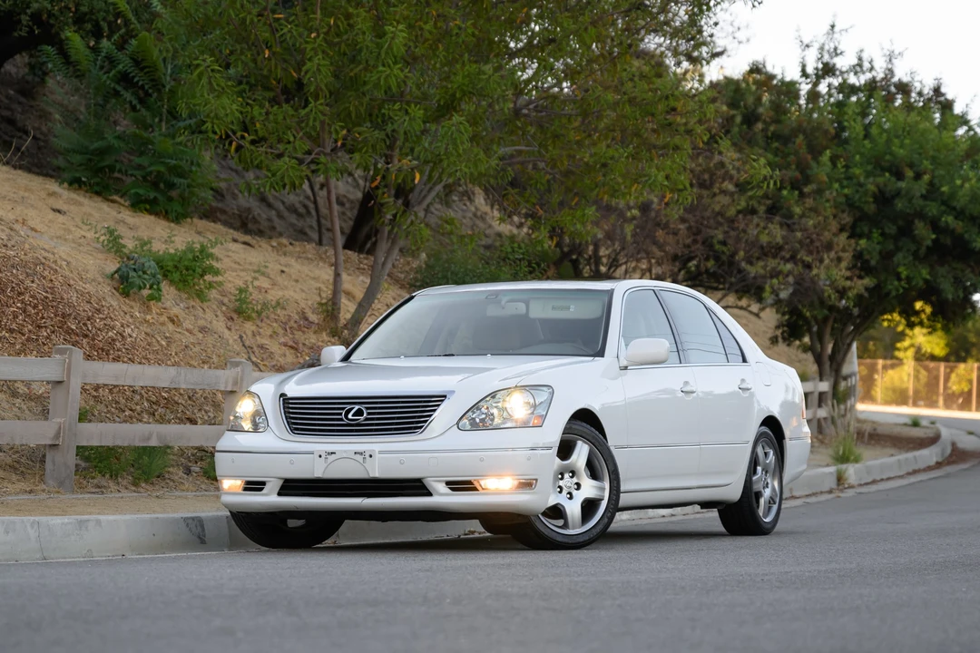 2005 Lexus LS 3rd Gen - Image 4 of 31