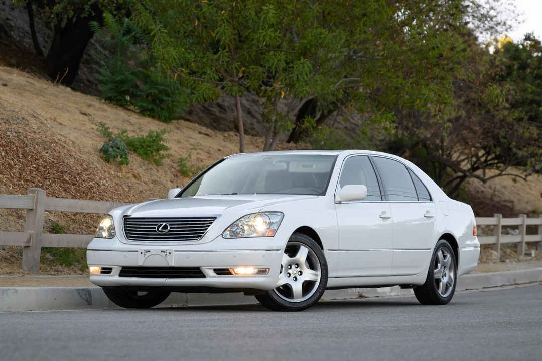 2005 Lexus LS 3rd Gen - Image 5 of 31