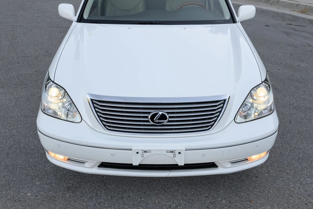 2005 Lexus LS 3rd Gen - Image 13 of 31