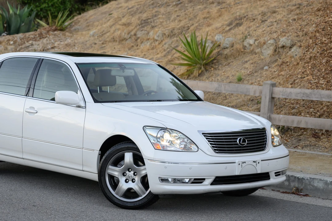2005 Lexus LS 3rd Gen - Image 14 of 31