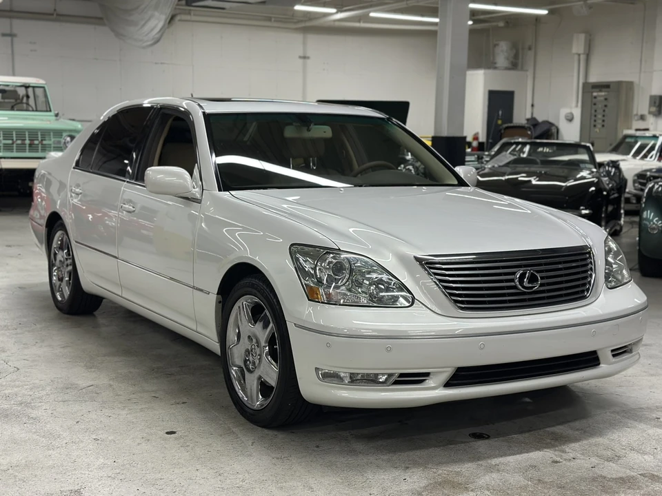 2005 Lexus LS 3rd Gen - Image 7 of 31