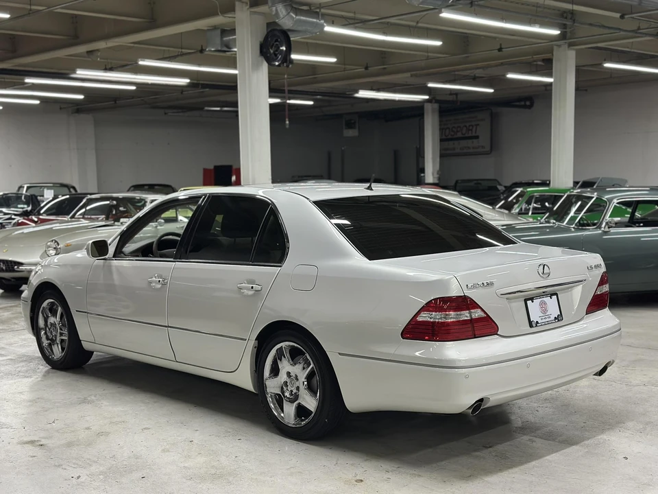 2005 Lexus LS 3rd Gen - Image 11 of 31