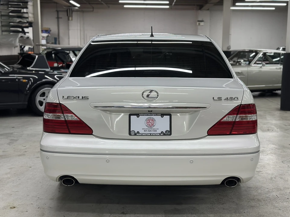 2005 Lexus LS 3rd Gen - Image 10 of 31