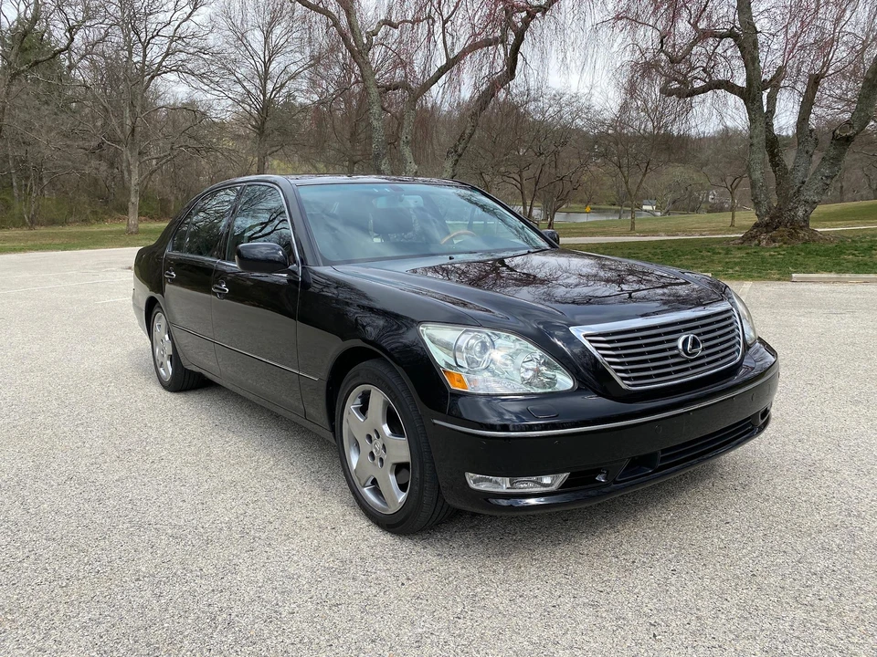 2005 Lexus LS 3rd Gen - Image 2 of 31