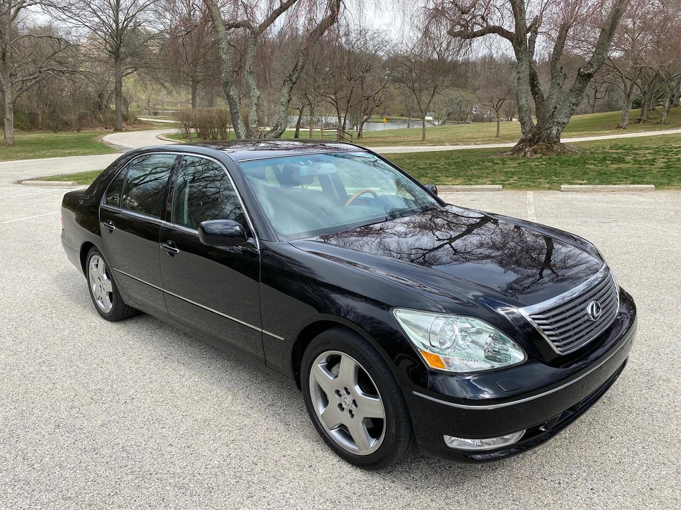 2005 Lexus LS 3rd Gen - Image 3 of 31