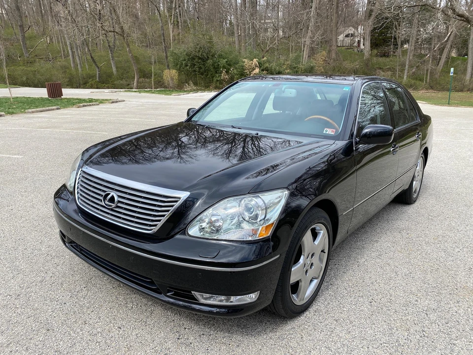 2005 Lexus LS 3rd Gen - Image 23 of 31