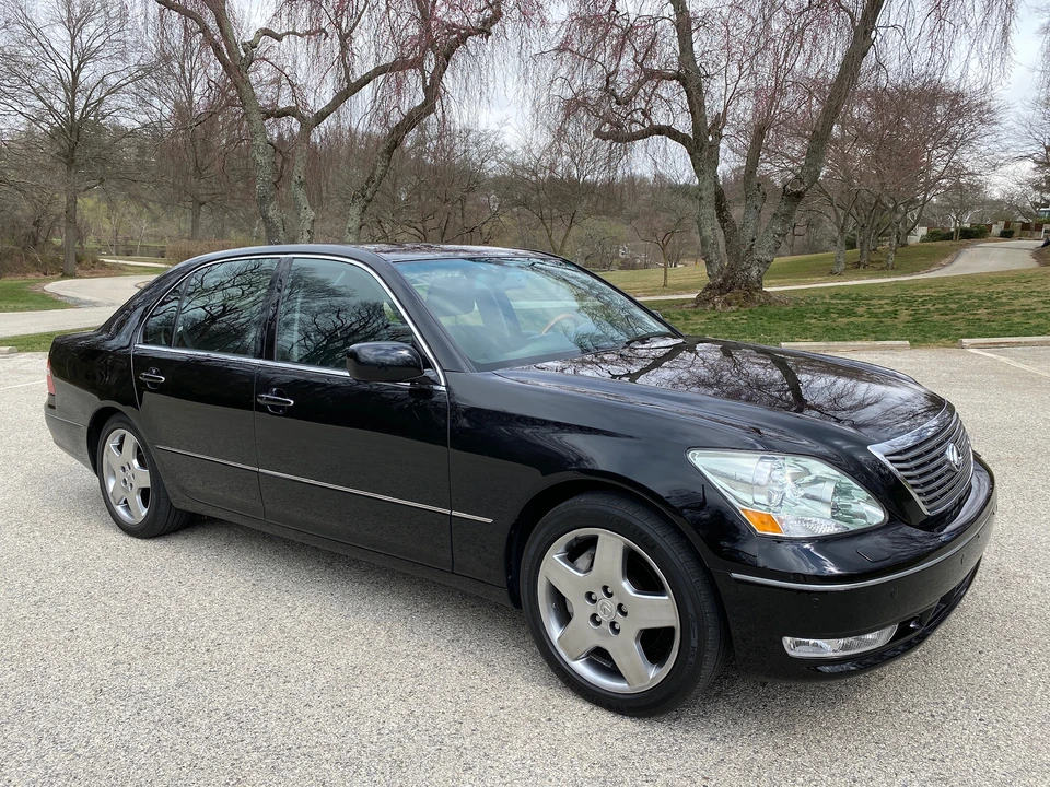 2005 Lexus LS 3rd Gen - Image 4 of 31
