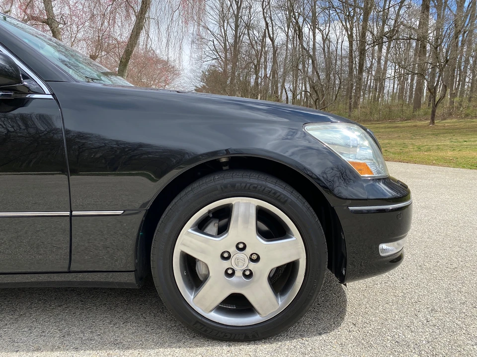 2005 Lexus LS 3rd Gen - Image 29 of 31