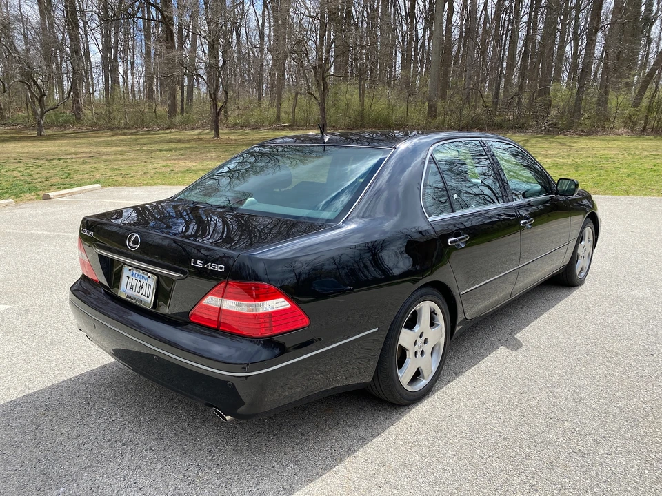 2005 Lexus LS 3rd Gen - Image 8 of 31
