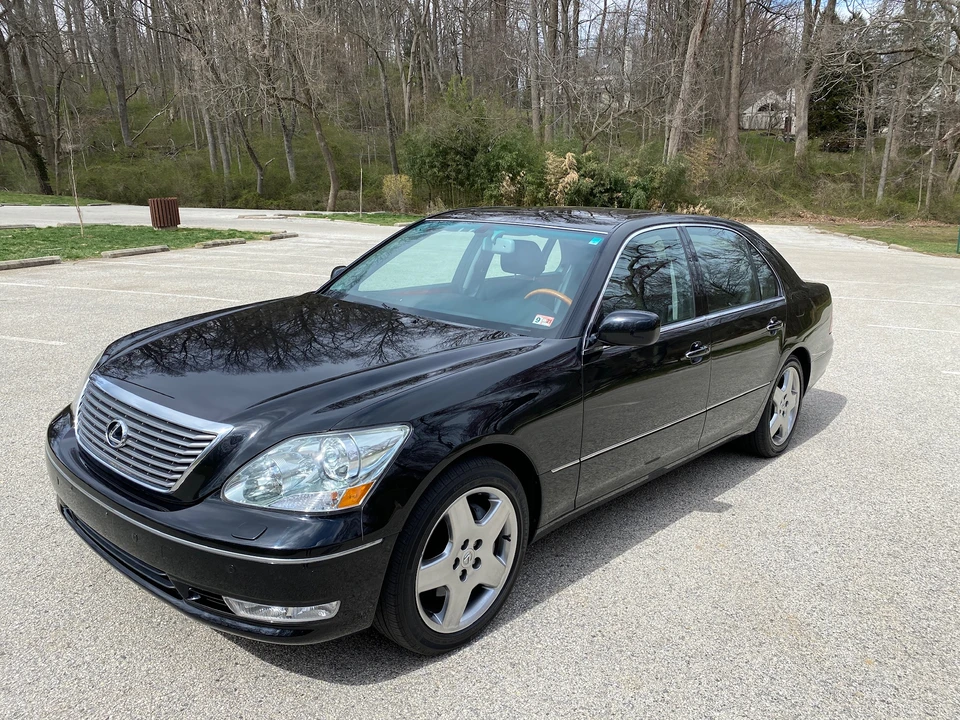 2005 Lexus LS 3rd Gen - Image 21 of 31