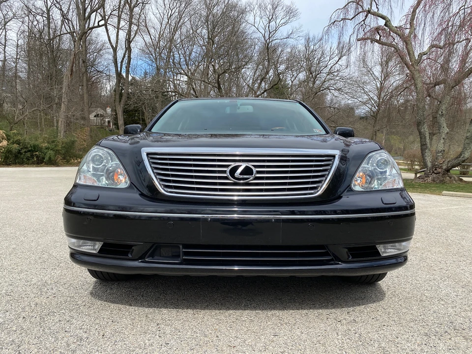 2005 Lexus LS 3rd Gen - Image 25 of 31
