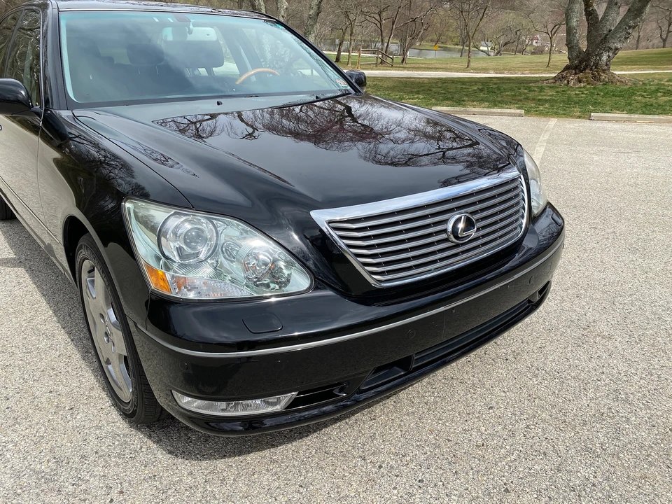 2005 Lexus LS 3rd Gen - Image 28 of 31