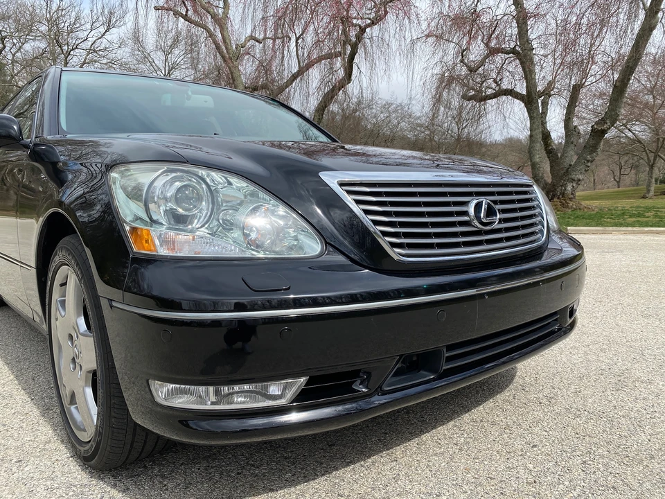 2005 Lexus LS 3rd Gen - Image 27 of 31