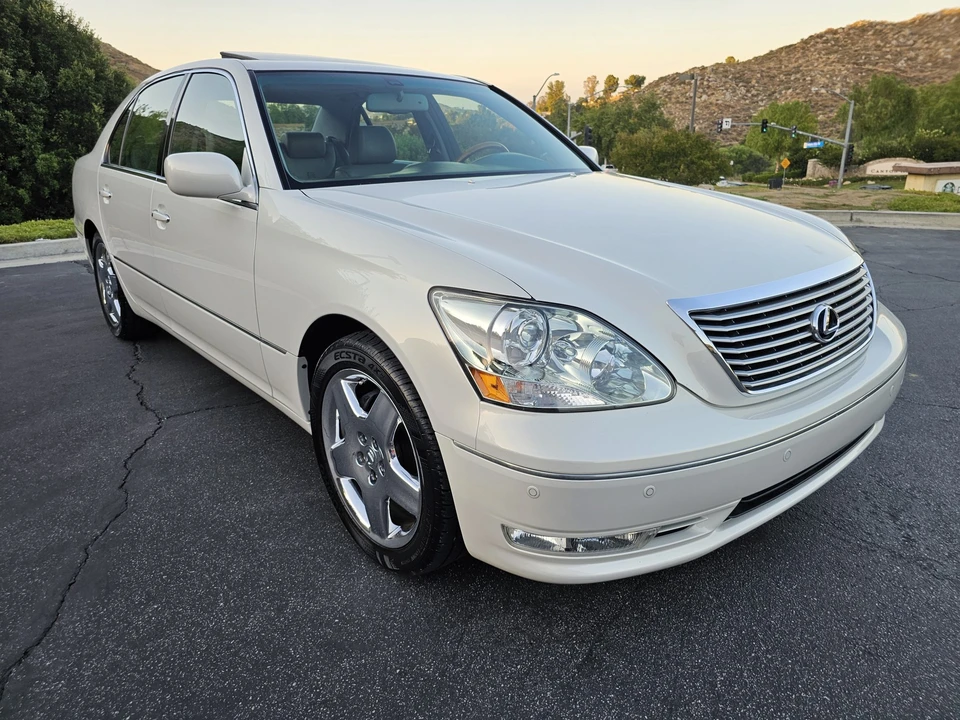 2005 Lexus LS 3rd Gen - Image 25 of 31