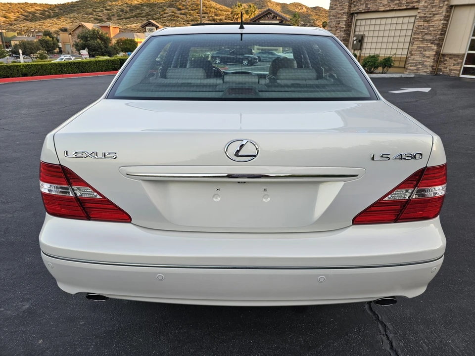 2005 Lexus LS 3rd Gen - Image 17 of 31