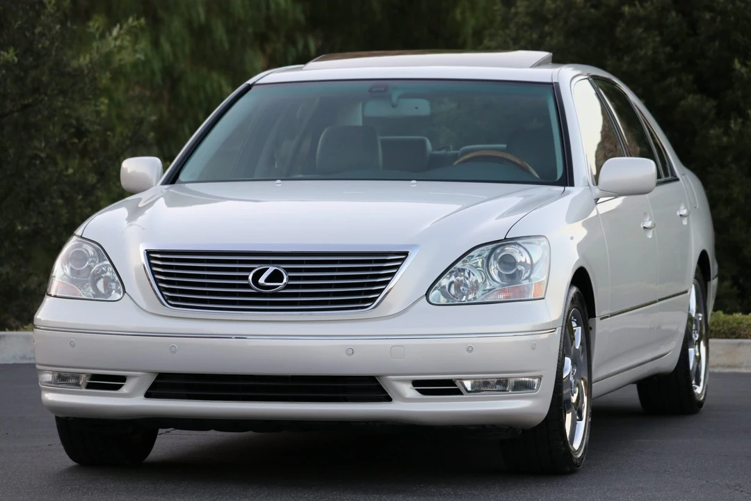 2005 Lexus LS 3rd Gen - Image 2 of 31