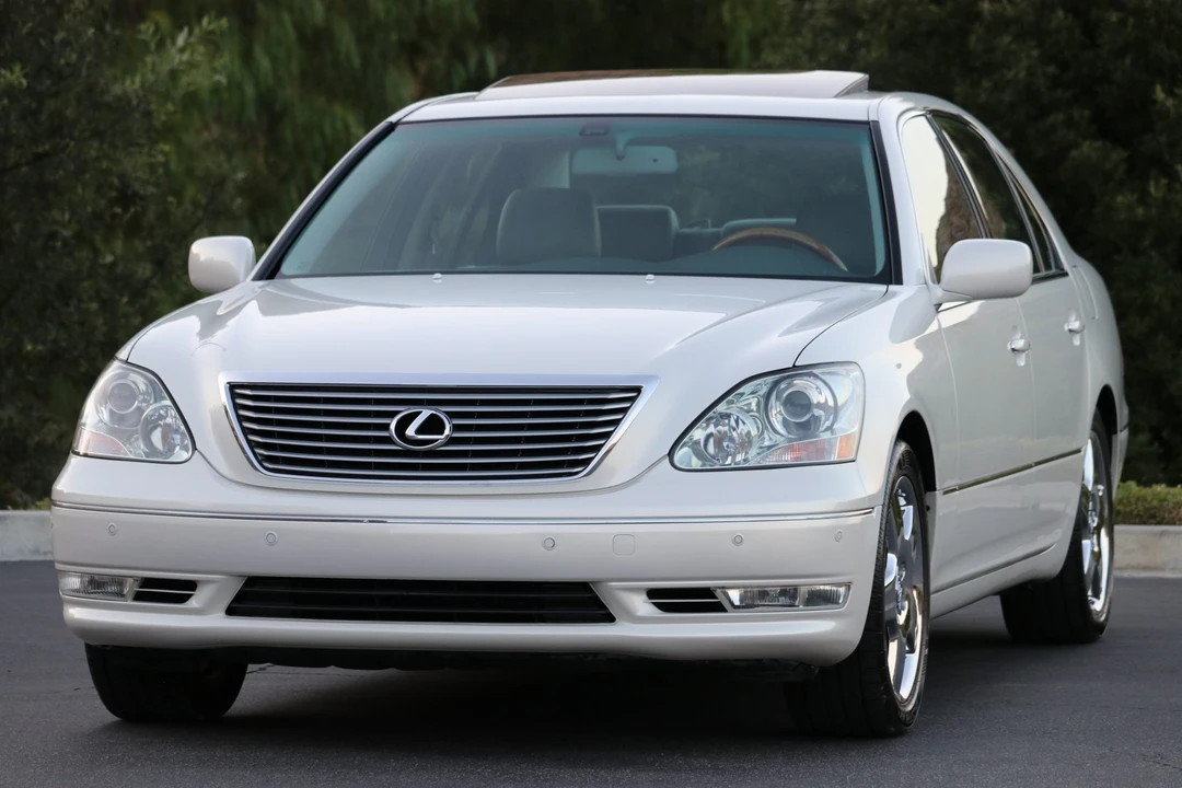 2005 Lexus LS 3rd Gen - Image 3 of 31