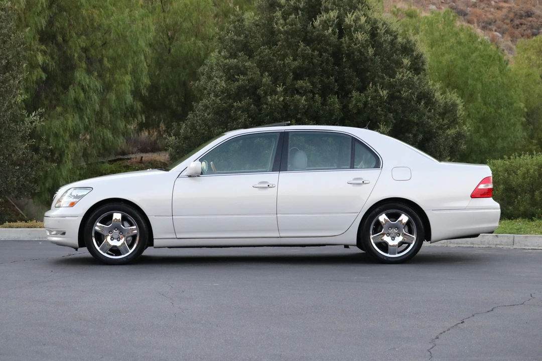 2005 Lexus LS 3rd Gen - Image 8 of 31