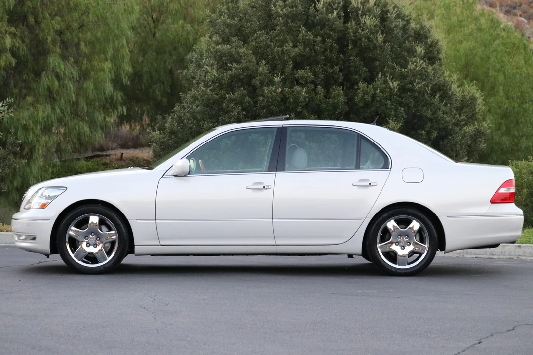 2005 Lexus LS 3rd Gen - Image 9 of 31
