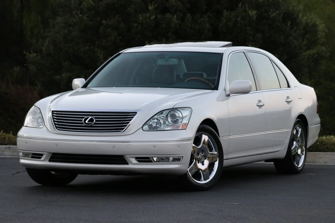 2005 Lexus LS 3rd Gen - Image 4 of 31