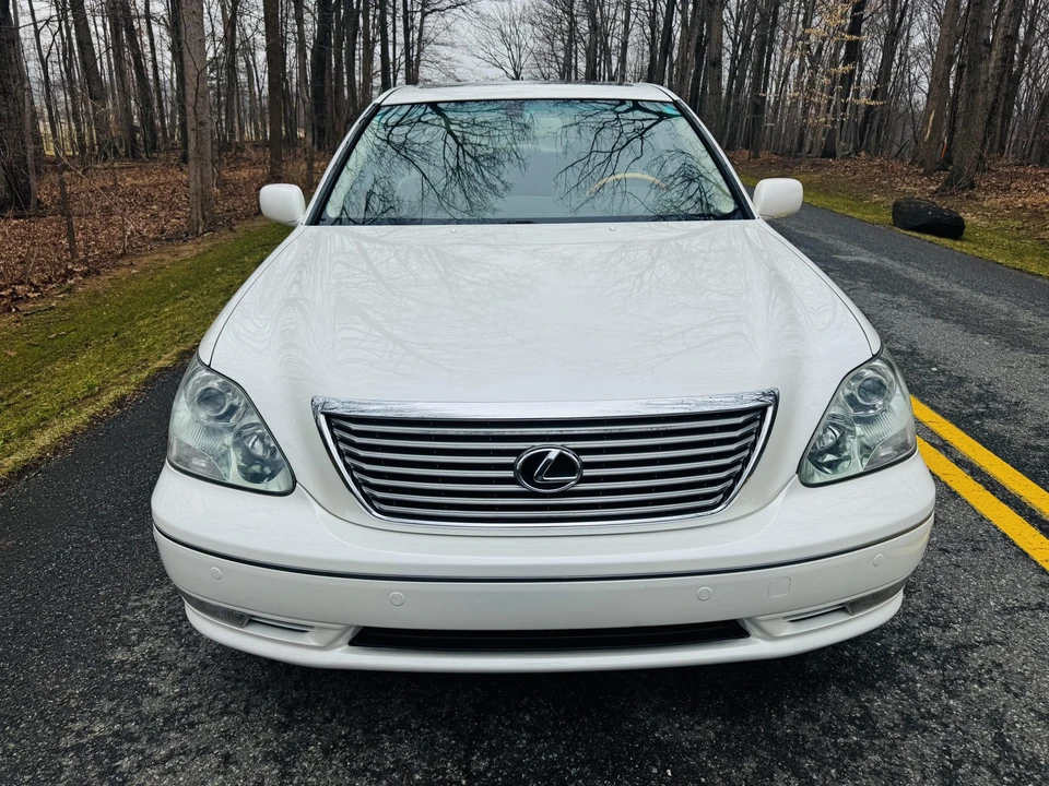 2005 Lexus LS 3rd Gen - Image 2 of 31