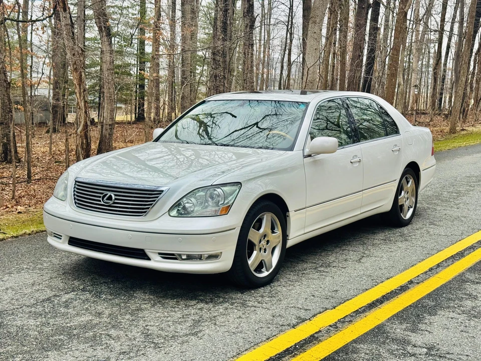 2005 Lexus LS 3rd Gen - Image 3 of 31