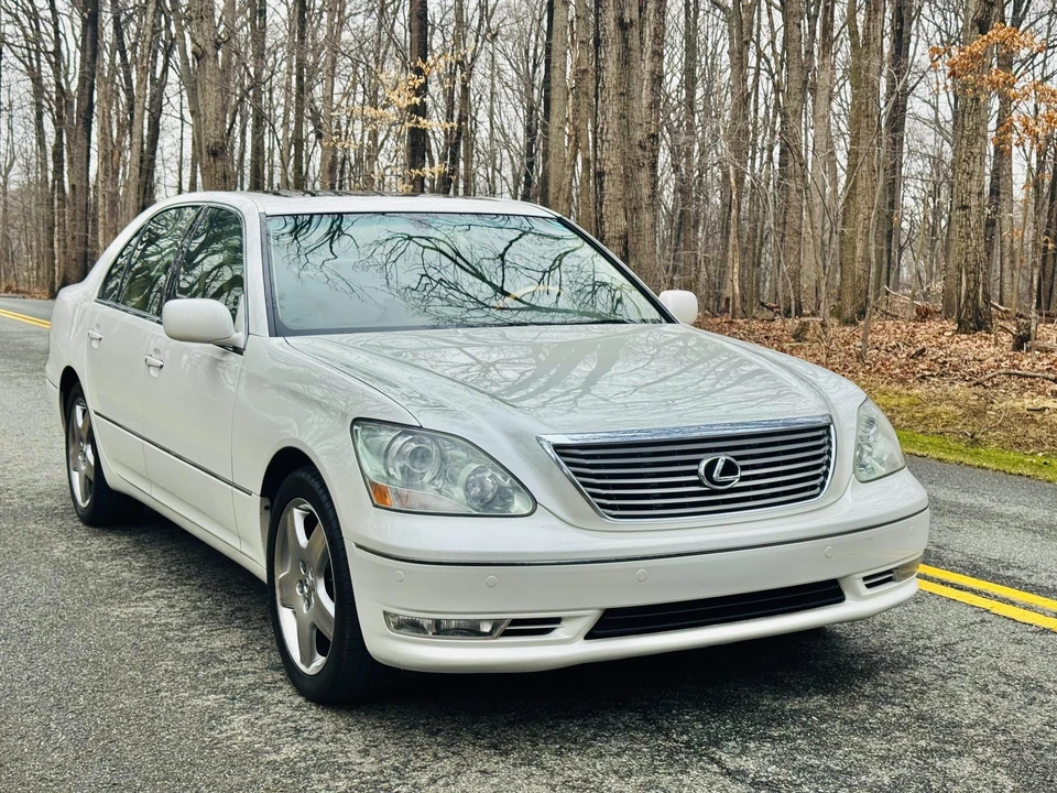 2005 Lexus LS 3rd Gen - Image 25 of 31