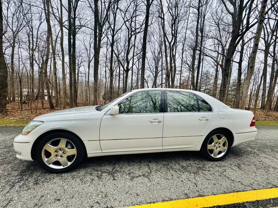 2005 Lexus LS 3rd Gen - Image 6 of 31