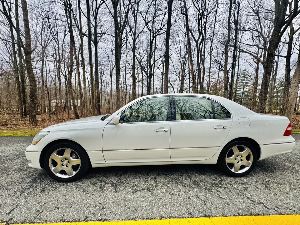 2005 Lexus LS 3rd Gen - Image 7 of 31