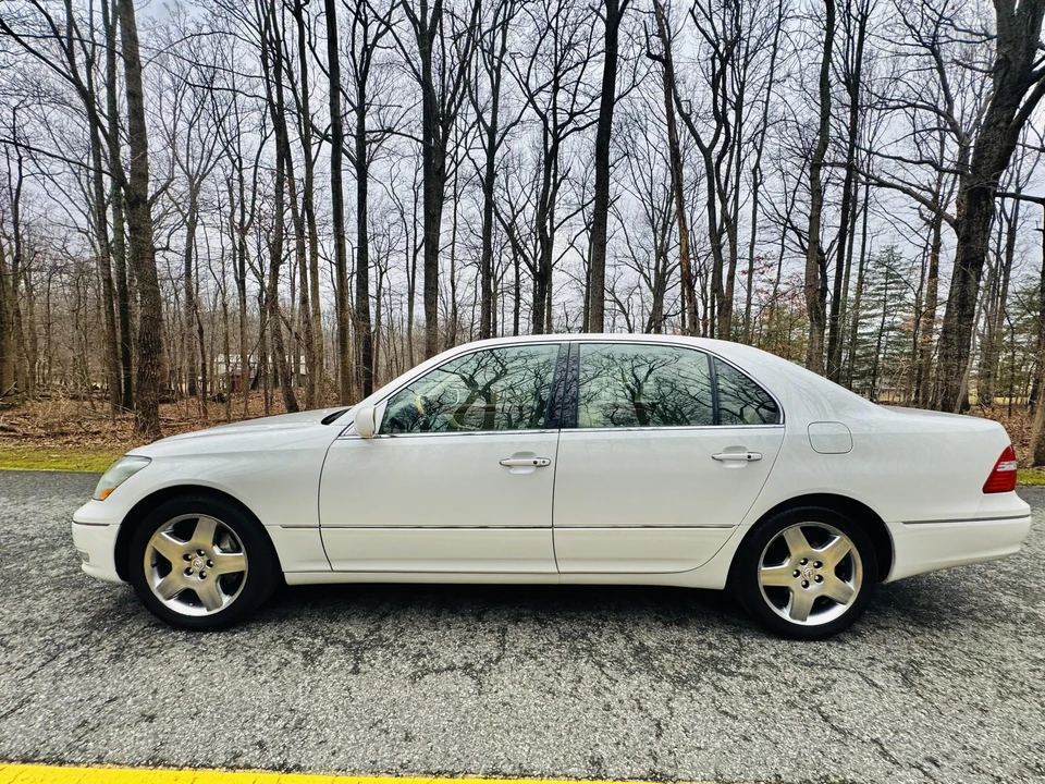 2005 Lexus LS 3rd Gen - Image 8 of 31