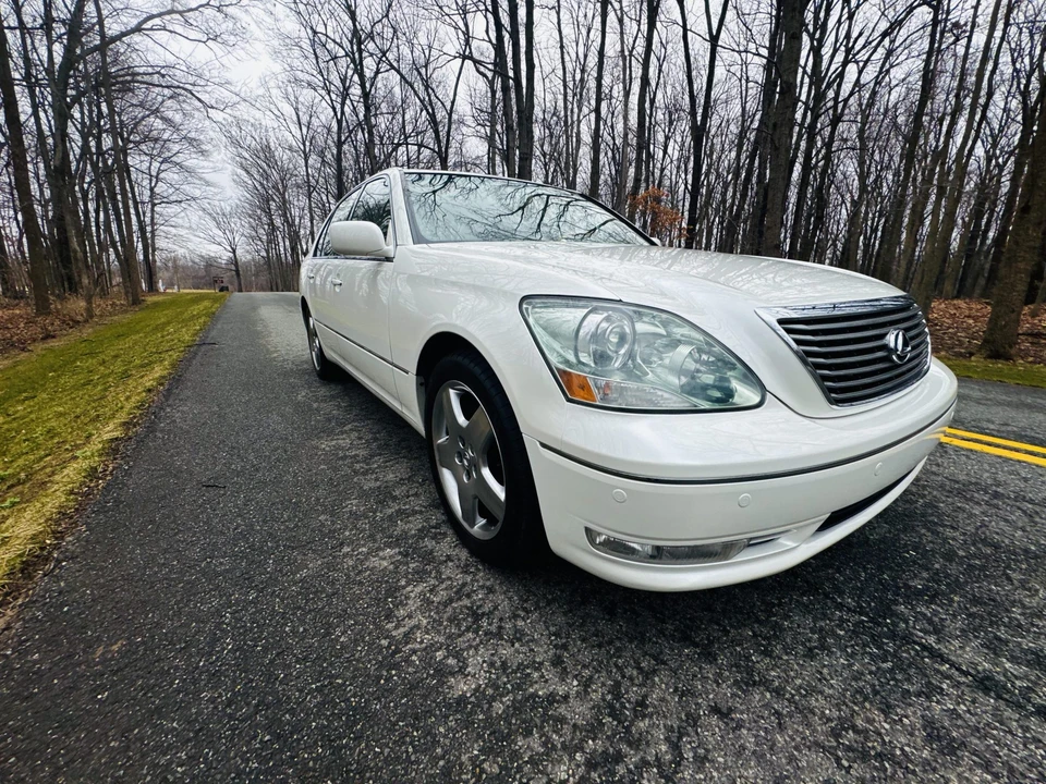 2005 Lexus LS 3rd Gen - Image 28 of 31