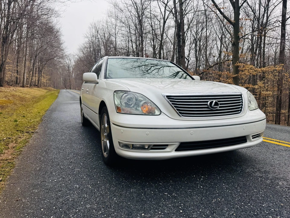 2005 Lexus LS 3rd Gen - Image 27 of 31