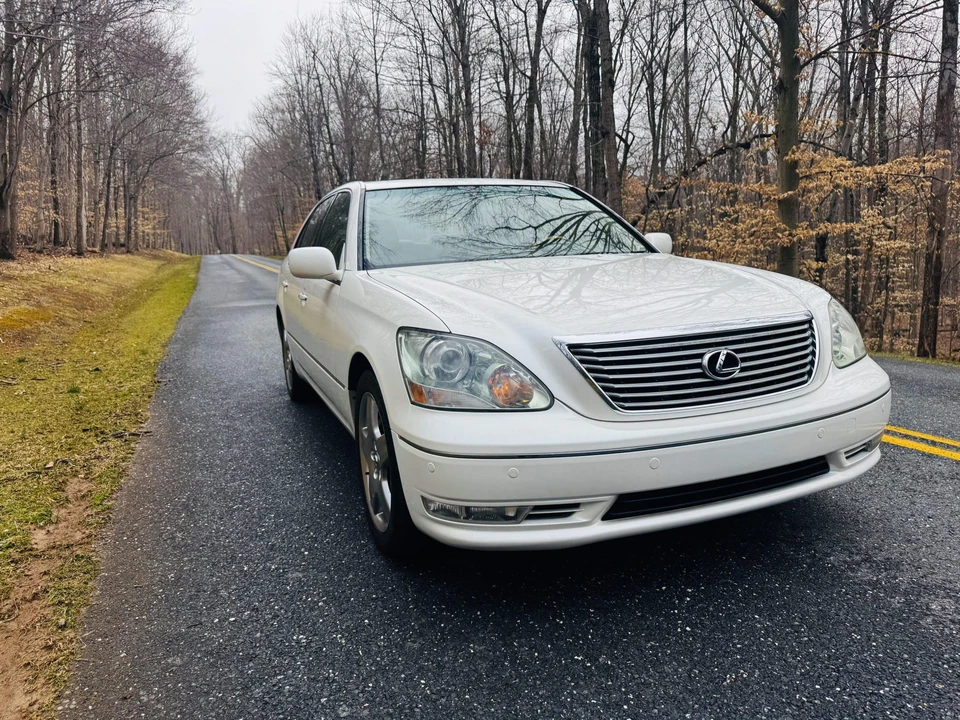 2005 Lexus LS 3rd Gen - Image 29 of 31