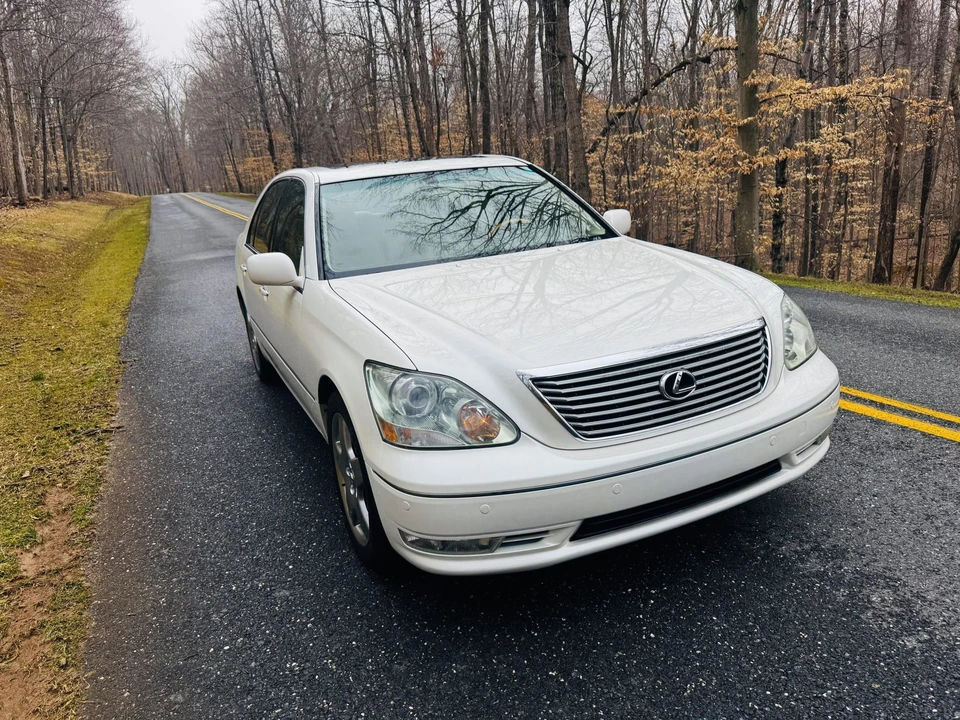 2005 Lexus LS 3rd Gen - Image 26 of 31