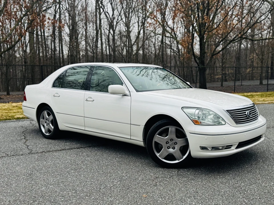 2005 Lexus LS 3rd Gen - Image 23 of 31