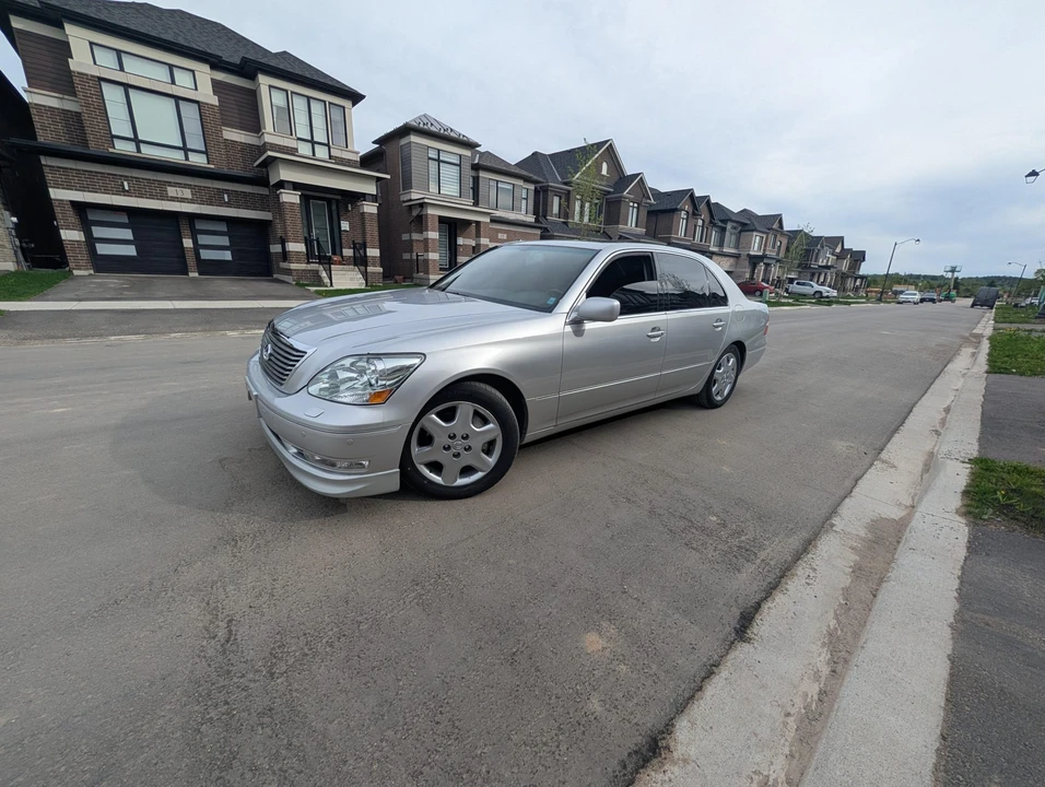 2005 Lexus LS 3rd Gen - Image 28 of 31