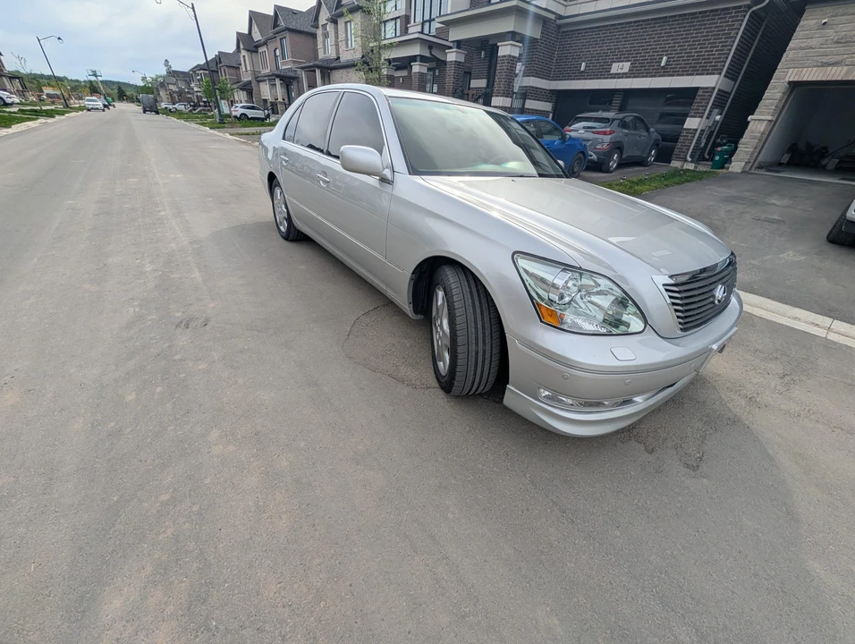2005 Lexus LS 3rd Gen - Image 22 of 31