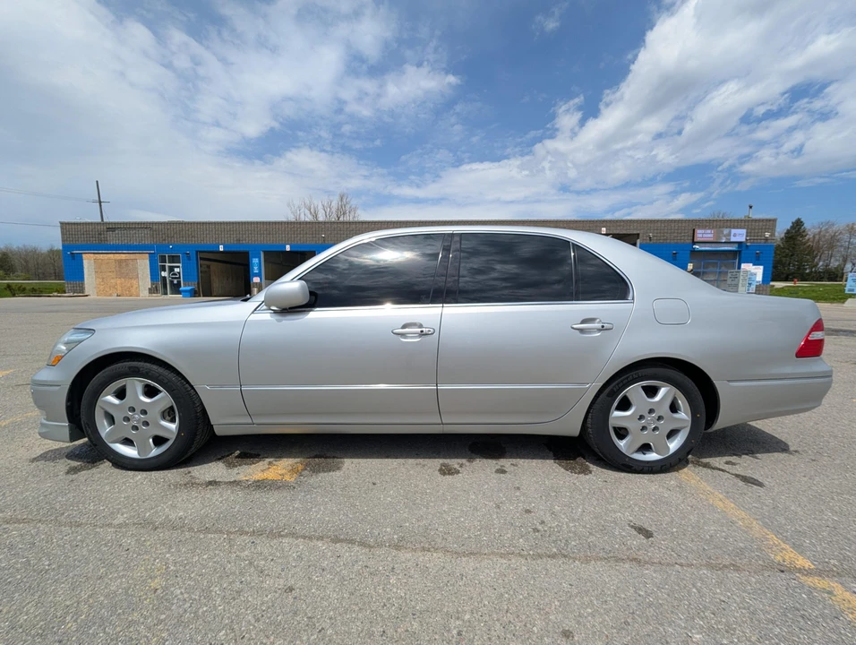 2005 Lexus LS 3rd Gen - Image 4 of 31