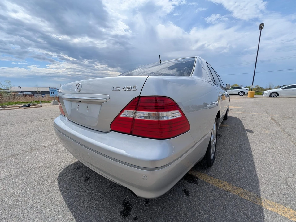 2005 Lexus LS 3rd Gen - Image 7 of 31