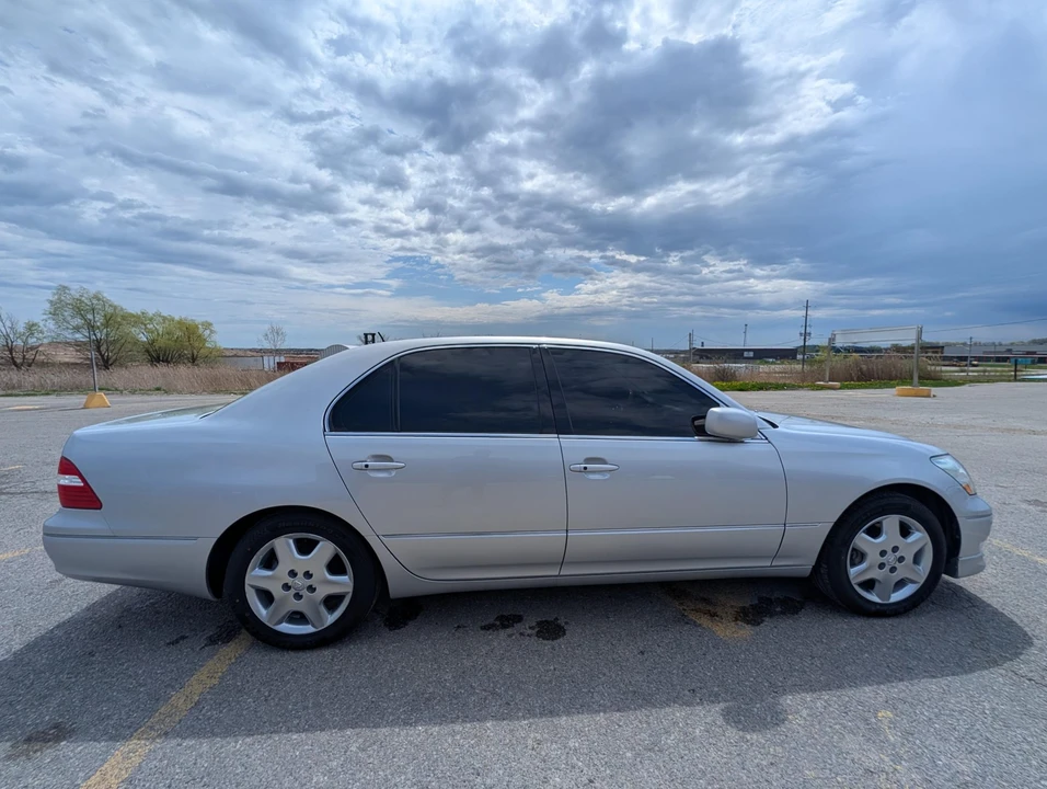 2005 Lexus LS 3rd Gen - Image 8 of 31