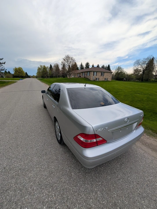 2005 Lexus LS 3rd Gen - Image 11 of 31