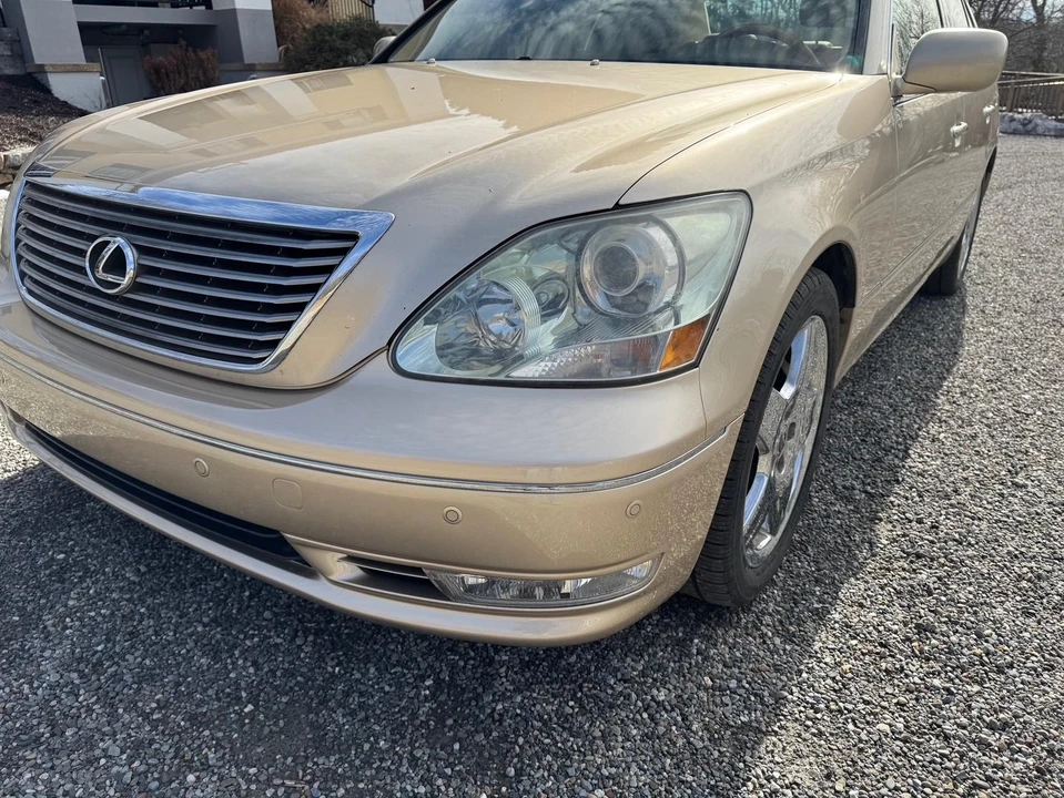 2005 Lexus LS 3rd Gen - Image 22 of 31