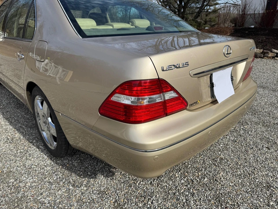 2005 Lexus LS 3rd Gen - Image 27 of 31