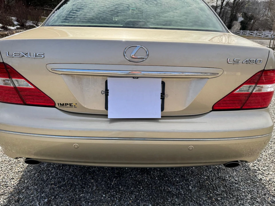 2005 Lexus LS 3rd Gen - Image 29 of 31