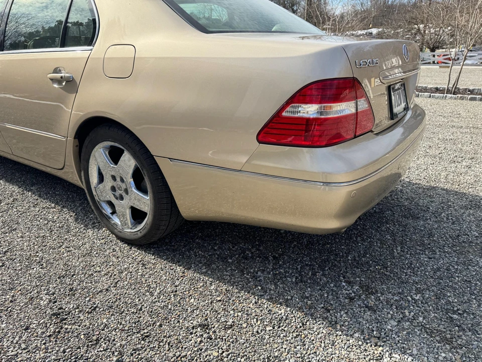2005 Lexus LS 3rd Gen - Image 26 of 31