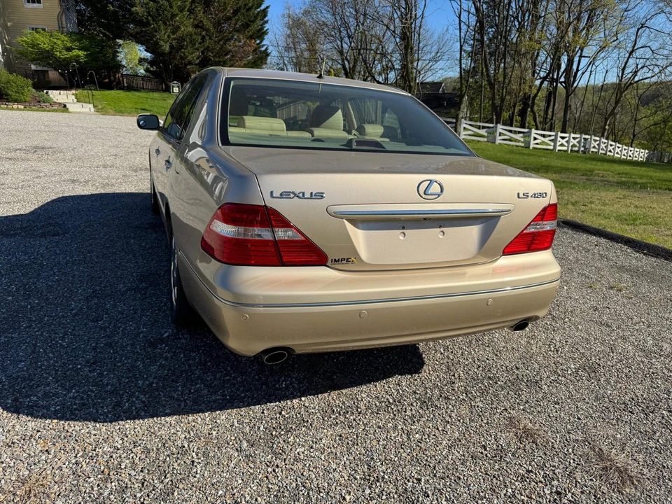 2005 Lexus LS 3rd Gen - Image 14 of 31
