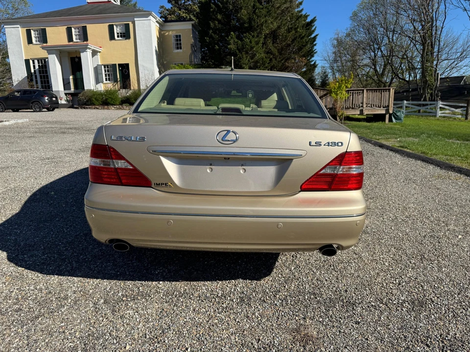 2005 Lexus LS 3rd Gen - Image 13 of 31